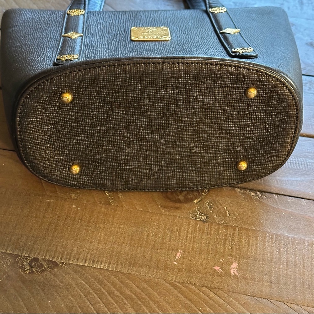 🔥Authentic Vintage MCM Small Black Saffiano  Leather Tote Bag/ Flap Closure 🔥 - Picture 6 of 13